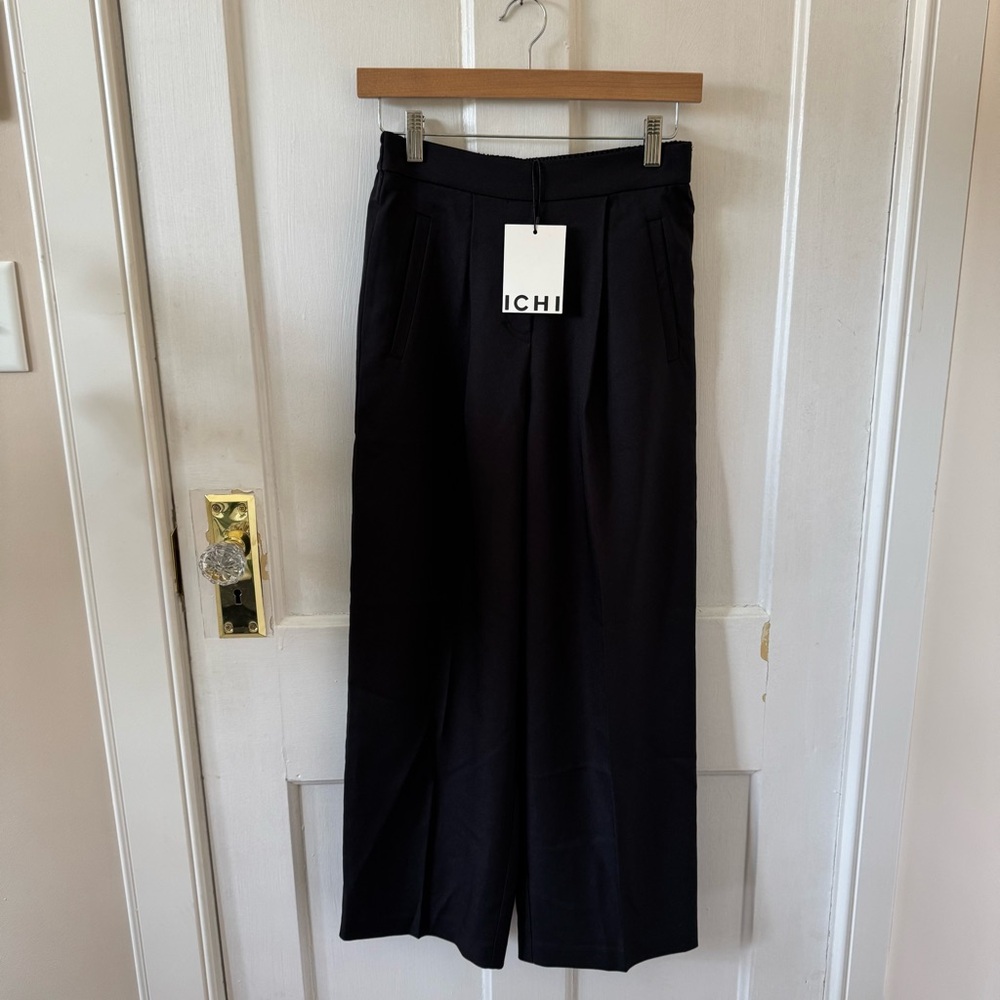 ICHI Pleated Front Black Cropped Trouser Pants Size XS Brand New with Tags